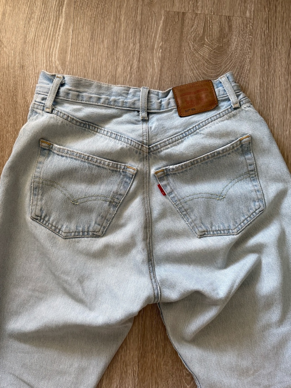 Levi’s 501 ‘90s Jeans Light Wash Straight Leg 27 Waist Vintage Style - Picture 8 of 15